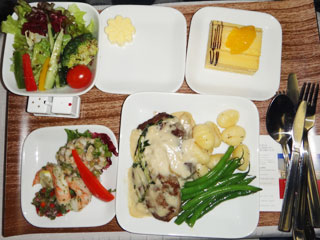 デルタ航空グアム便のビジネスクラス機内食